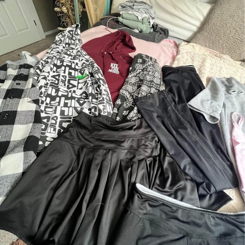 Clothes - Picture 6 of 6